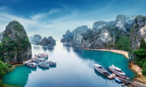 Hanoi - Halong - Ninh Binh - Water Puppet show - Buffet dinner (5ds 4ns Package)